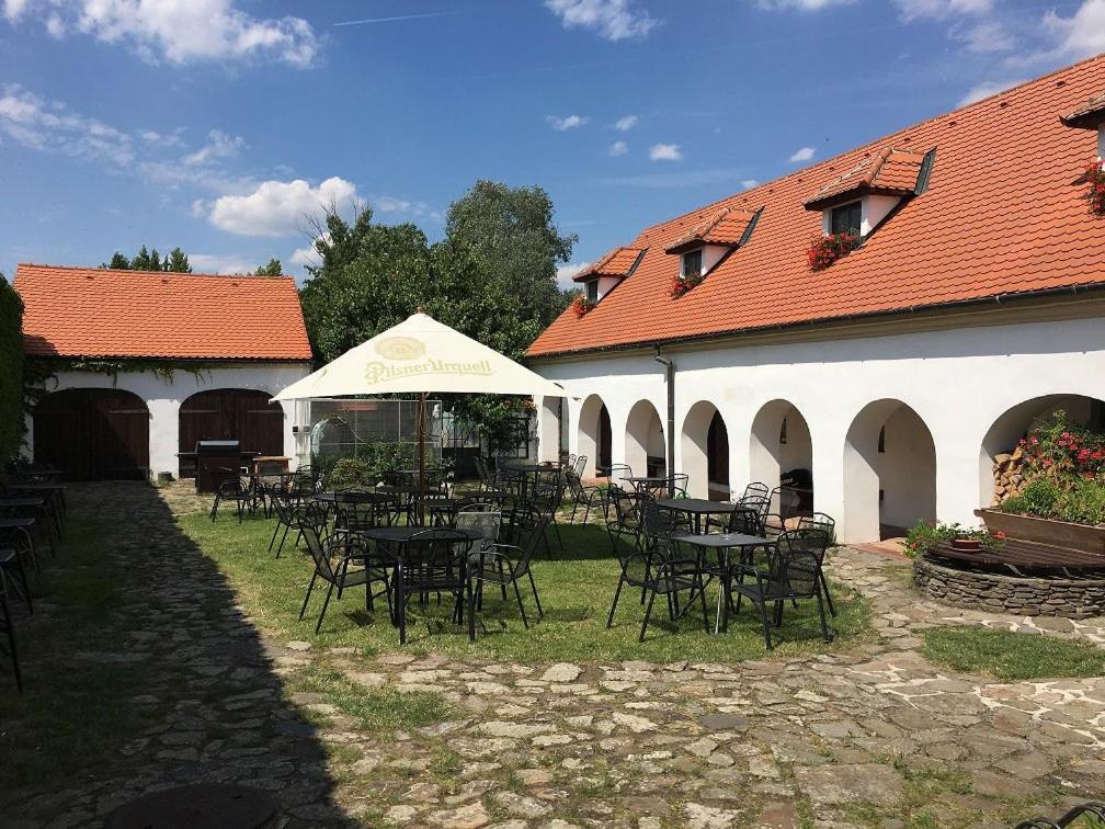 Habánský dům Hotel Dolni Vestonice Exterior foto