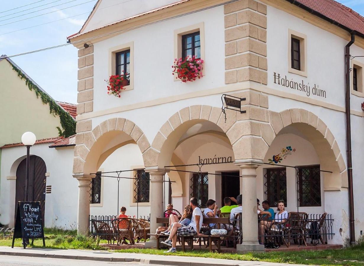 Habánský dům Hotel Dolni Vestonice Exterior foto