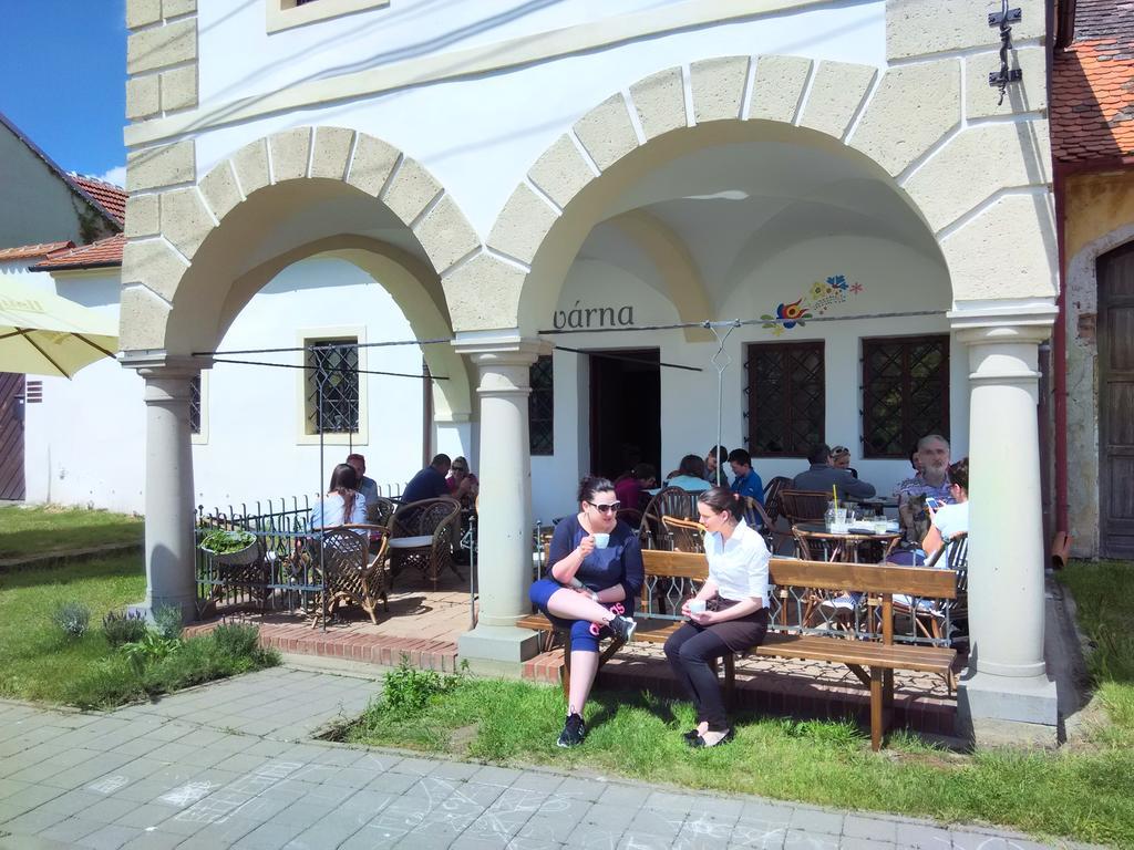 Habánský dům Hotel Dolni Vestonice Exterior foto
